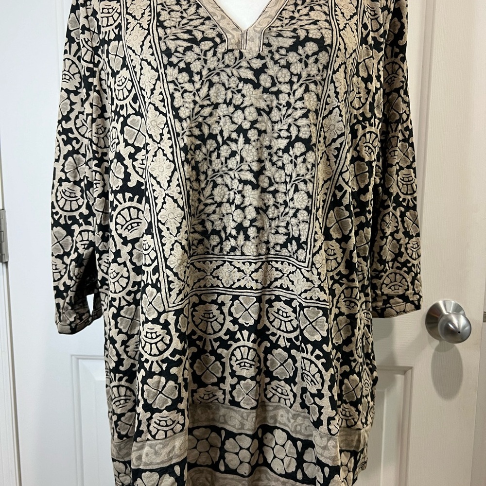 Lucky Brand tan/taupe and black abstract floral boho top size 1X - Picture 2 of 16